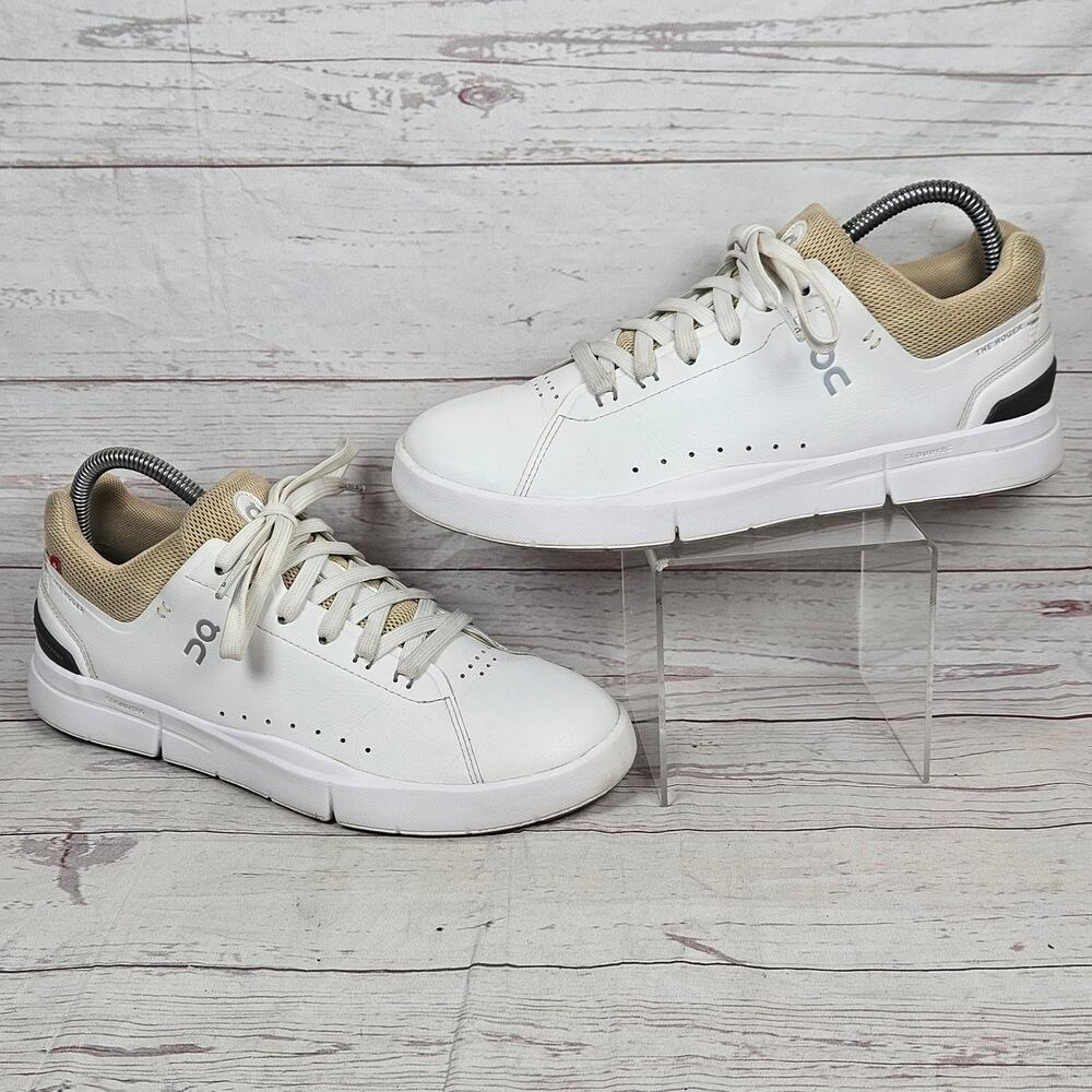 On THE ROGER Women’s Athletic Shoes White Tan W8 CloudTec Sneakers